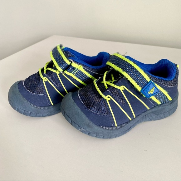 OshKosh B'gosh Navy and Lime Kids Walking Sneakers - Picture 1 of 4